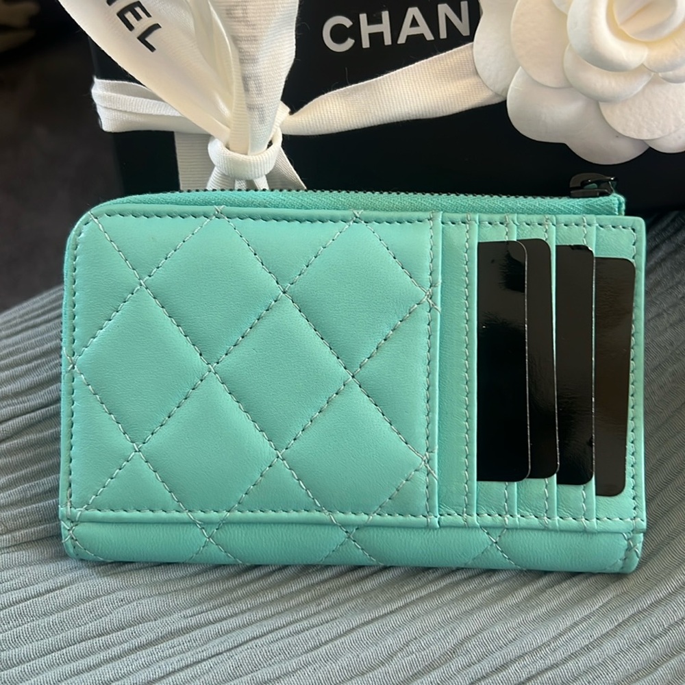 Limited Edition & Authentic CHANEL 24C Turquoise Quilted Card Holder / Wallet - Picture 4 of 8